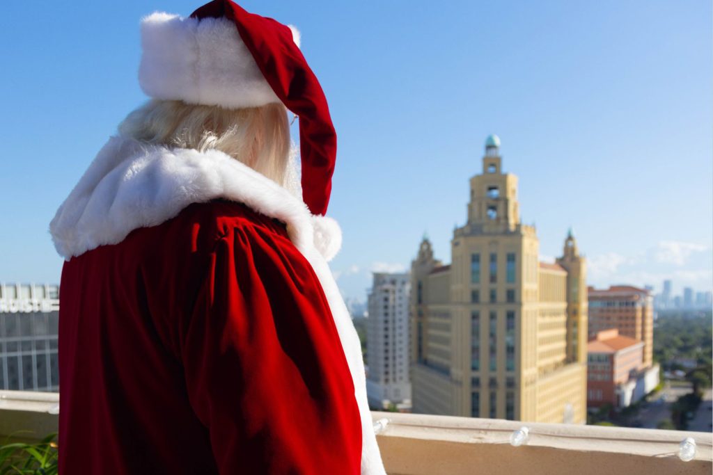 santa at amerant bank headquarters in coral gables, florida